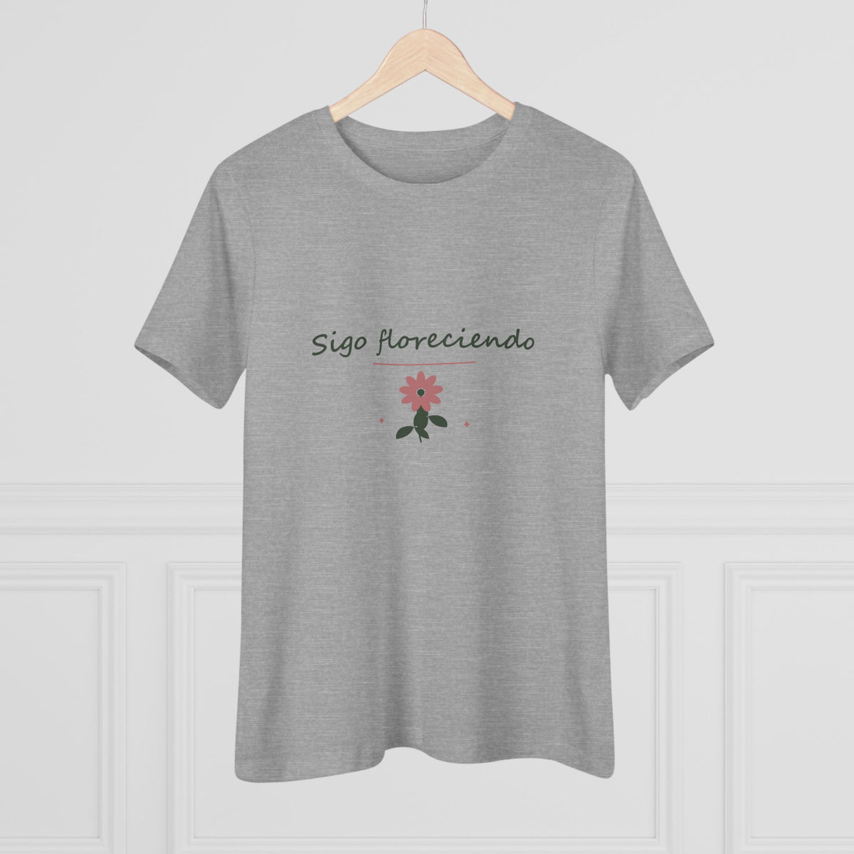 Sigo floreciendo | Camiseta de mujer